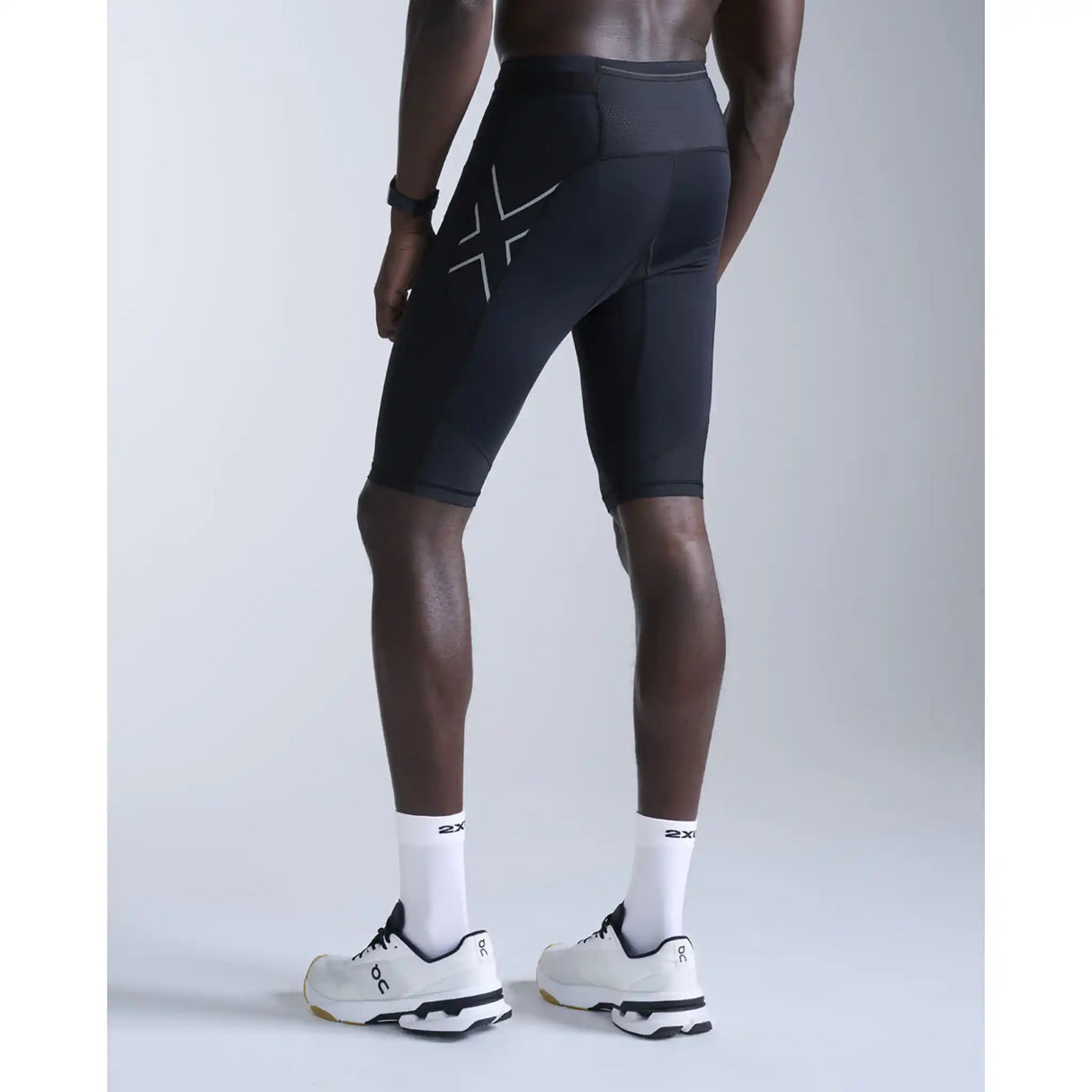 2XU Aero Mesh short homme - Black / Silver Reflective