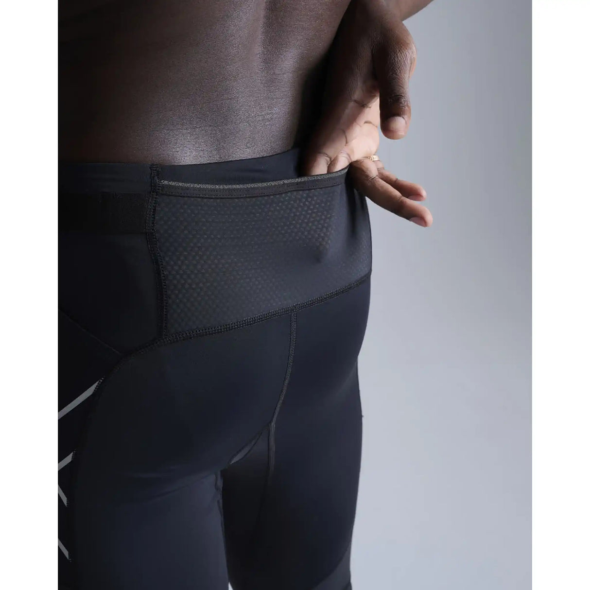 2XU Aero Mesh short homme - Black / Silver Reflective