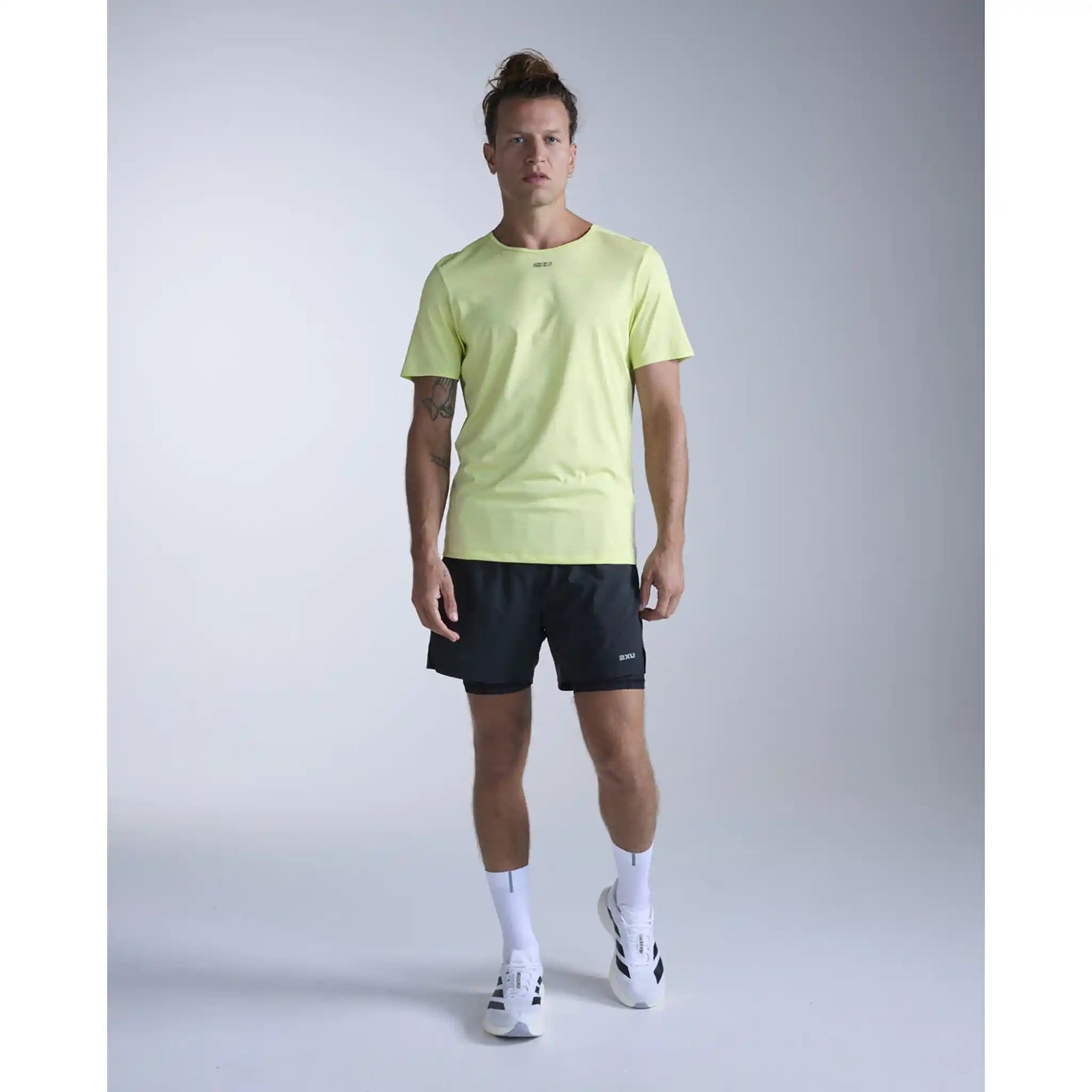 2XU T-shirt de course Light Speed Tech homme - Cool Matcha / Black Reflective