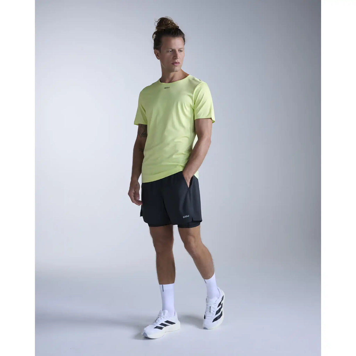 2XU T-shirt de course Light Speed Tech homme - Cool Matcha / Black Reflective