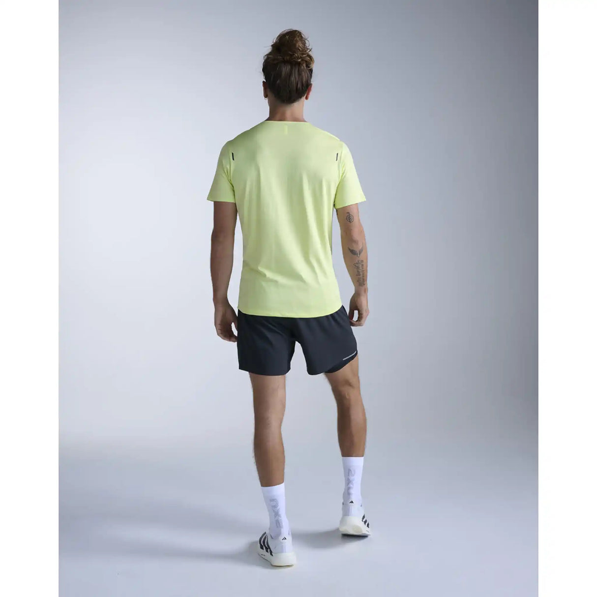 2XU T-shirt de course Light Speed Tech homme - Cool Matcha / Black Reflective