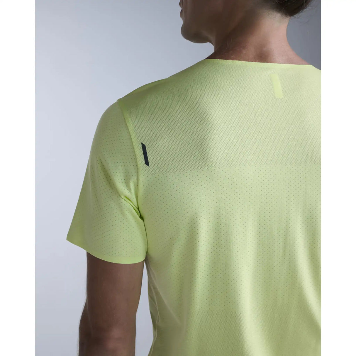 2XU T-shirt de course Light Speed Tech homme - Cool Matcha / Black Reflective