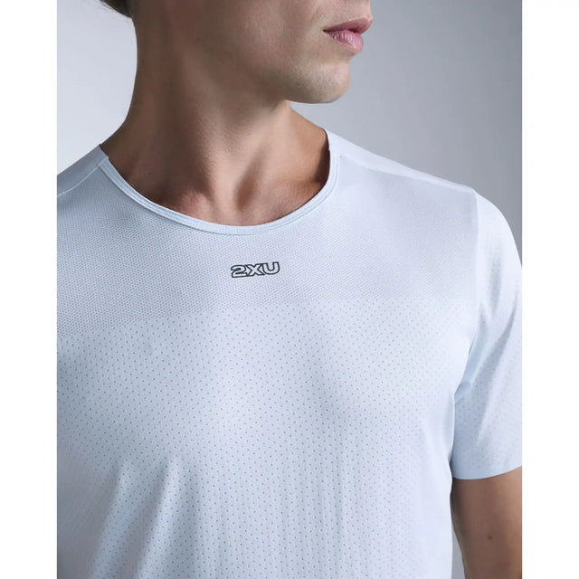 2XU T-shirt de course Light Speed Tech homme - Moonstone / Black Reflective