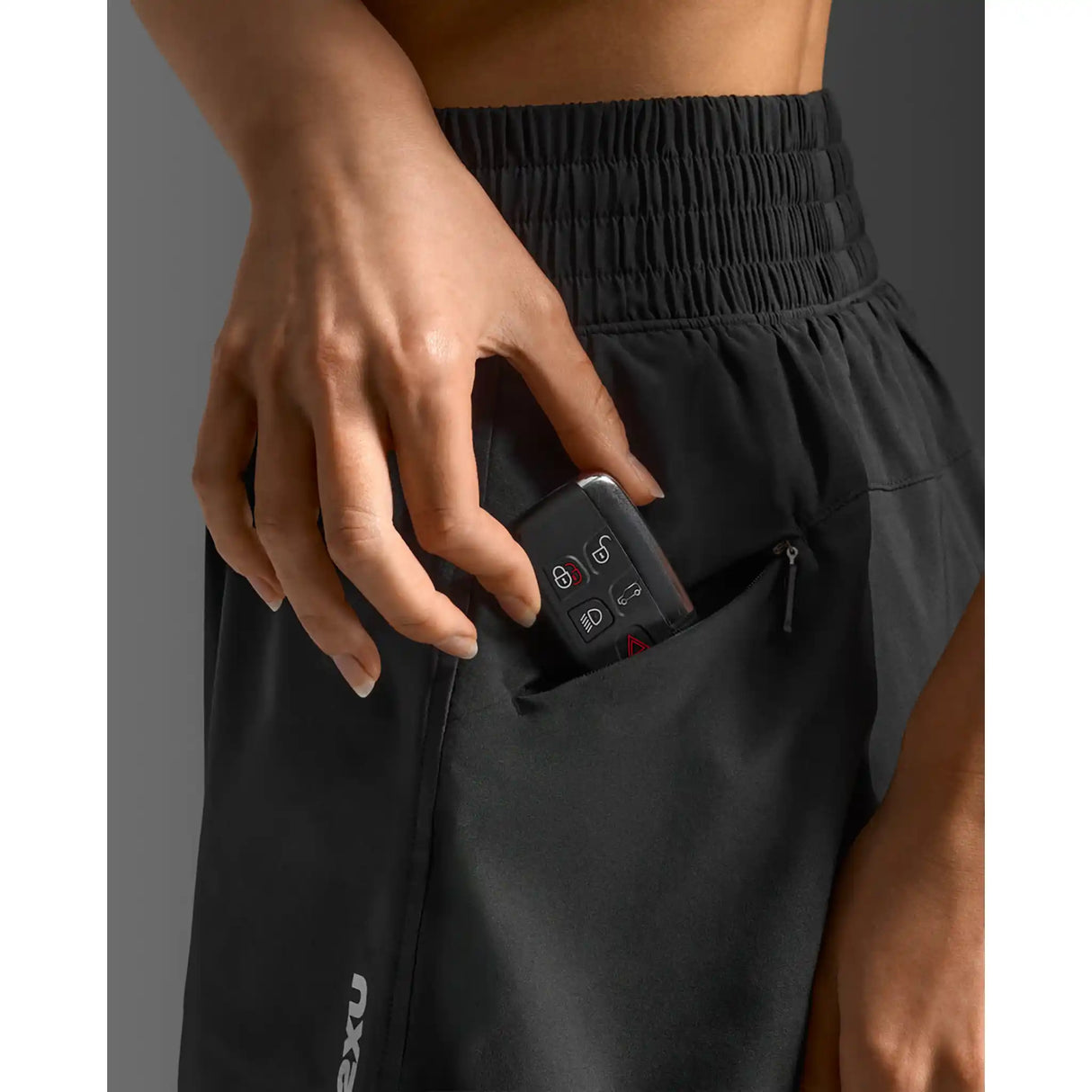 2XU Hi-Rise short 4 pouces femme - Black / Silver Reflective