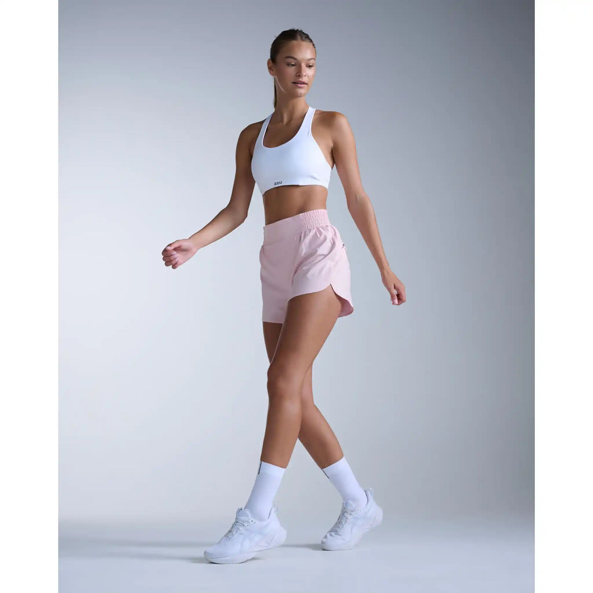 2XU Hi-Rise short 4 pouces femme - Pink Frost / Pink Reflective