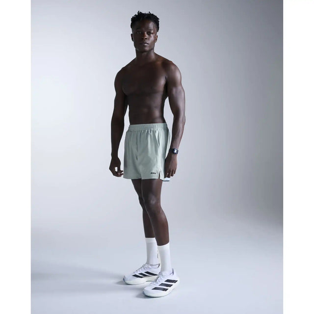 2XU Aero 5 Inch short de course à pied pour homme - Smoke Blue / Black Reflective