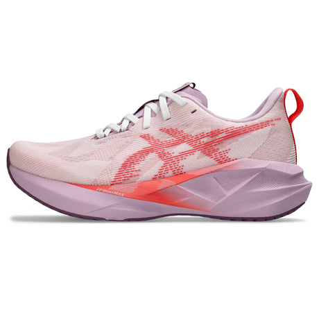 ASICS Novablast 5 chaussures de course femme lateral - White / Coral Reef