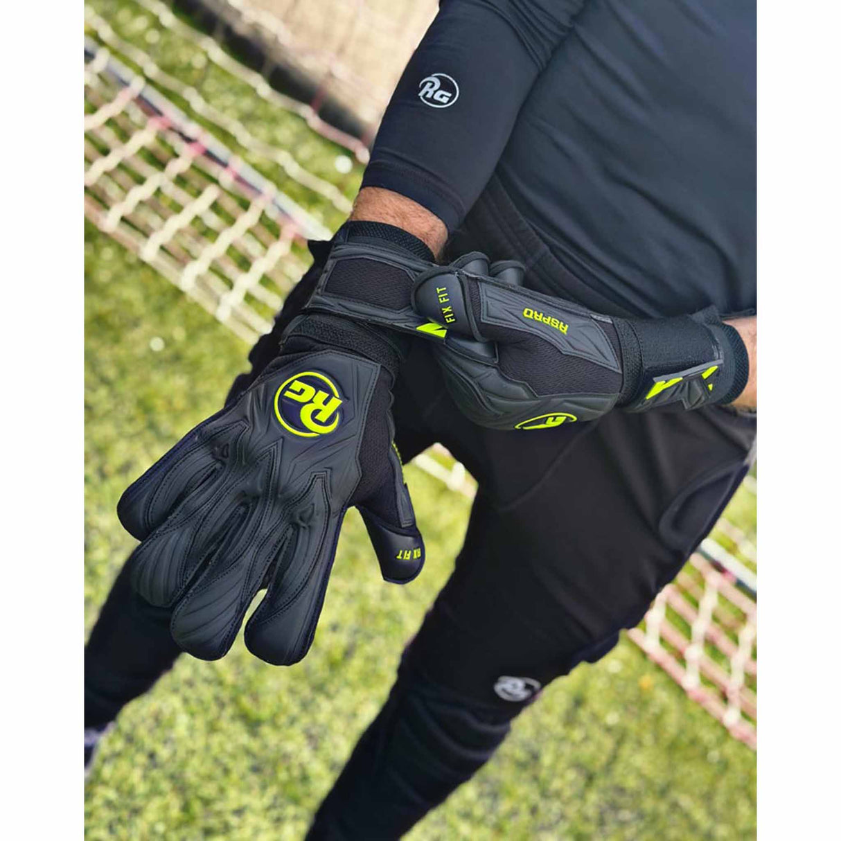 RG Goalkeeper Gloves Aspro Blackout - Black / Neon Yellow