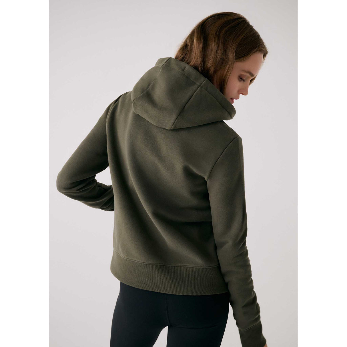 Lolë Icon chandail à capuchon doux pour femme dos - Moss