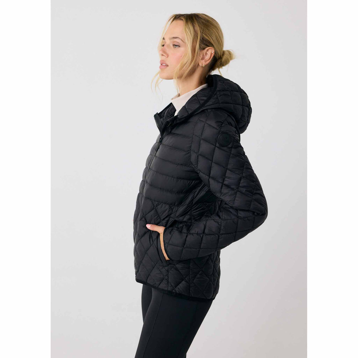 Lolë manteau léger isolé The Base pour femme