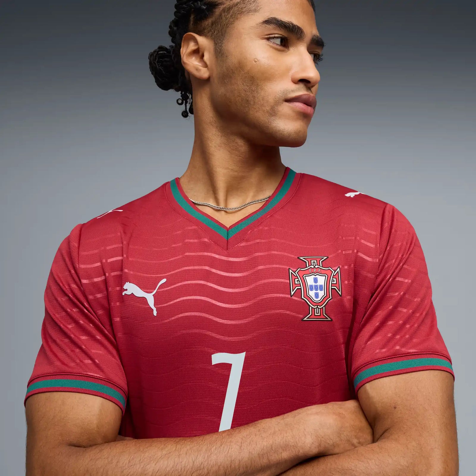 PUMA maillot de soccer Portugal 2026 domicile Cristiano Ronaldo - Club Red / Green Lagoon