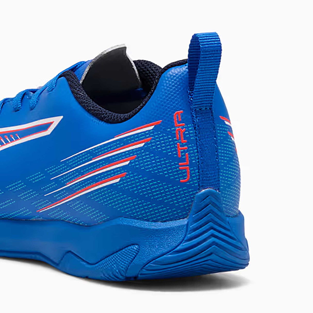 Puma Ultra 6 Play IT junior chaussures soccer intérieur pour enfant - Ultra Blue / PUMA White / Glowing Red