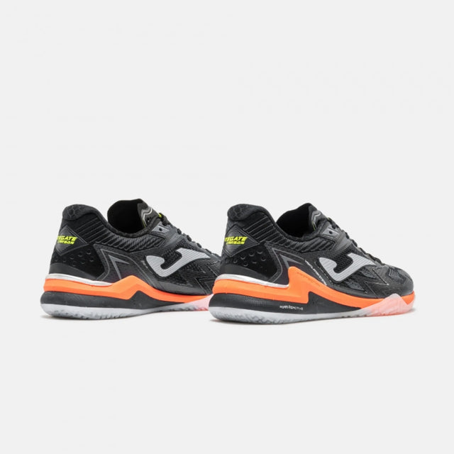 Joma Regate Carbon chaussure de futsal intérieur noir et orange pour homme / Joma Regate Carbon indoor futsal shoe black and orange for men