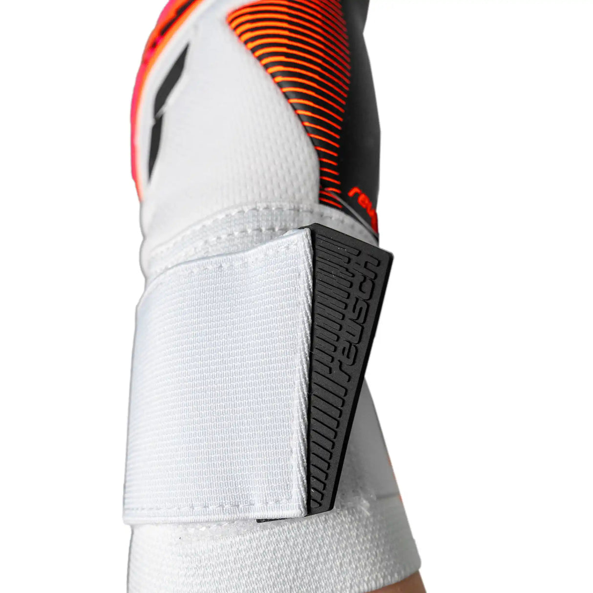 Reusch Attrakt Freegel Gold X gants de gardien de soccer - White / Shocking Orange / Black