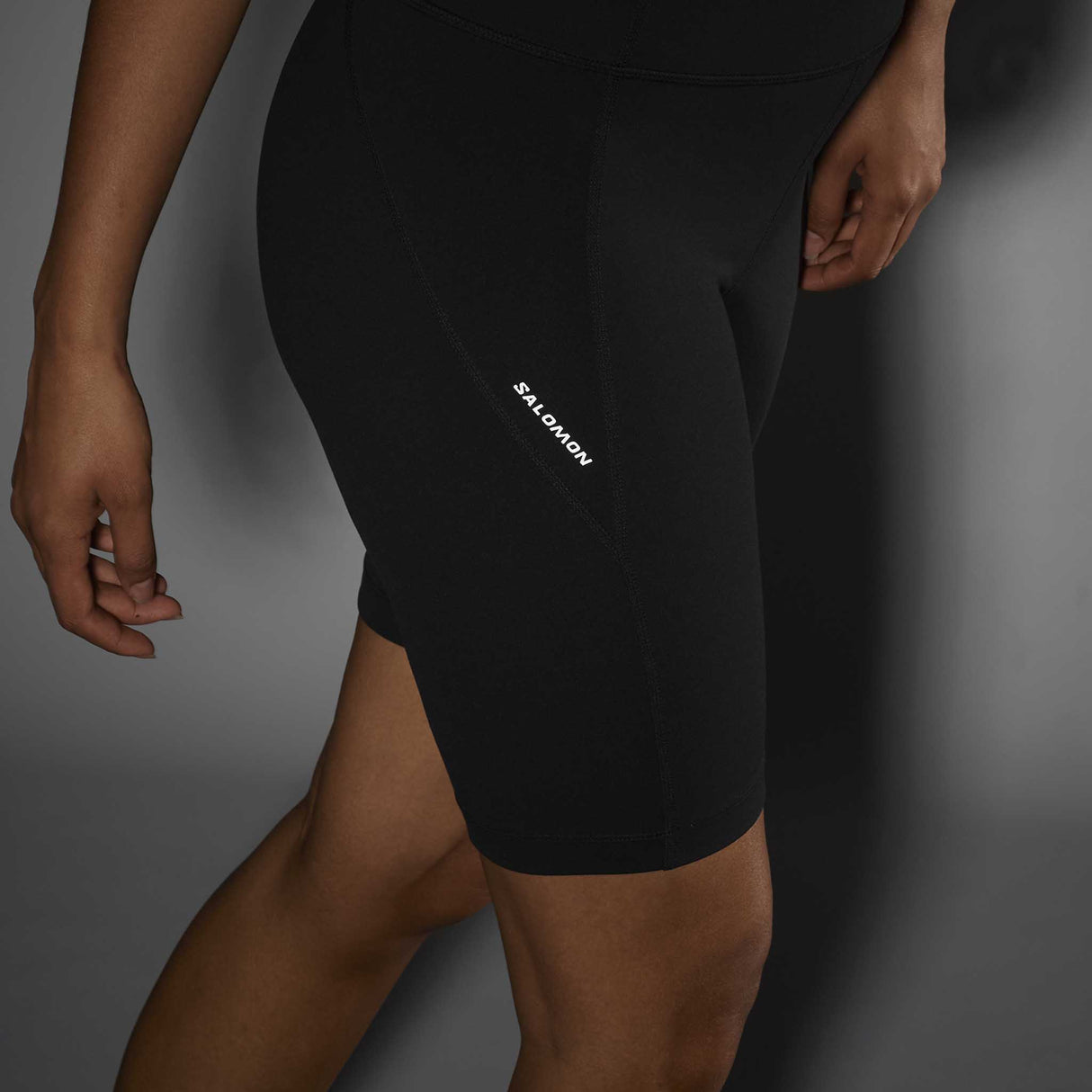 Salomon SHAKEout Bliss cuissard court 8 po pour femme logo réfléchissant - Deep Black