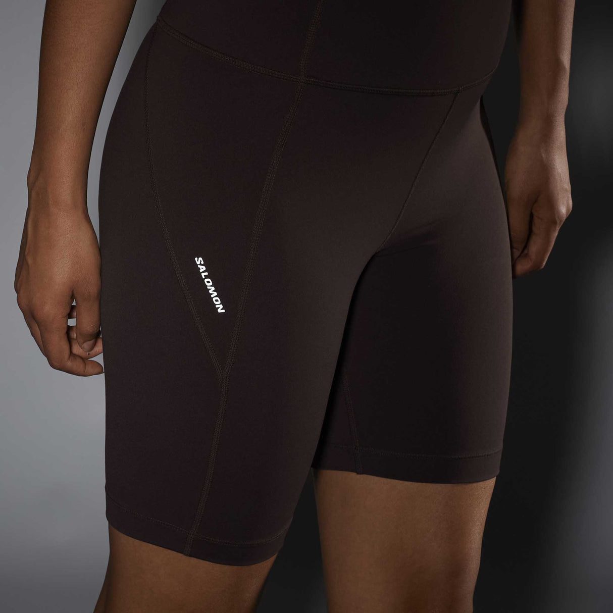 Salomon SHAKEout Bliss cuissard court 8 po pour femme logo réfléchissant - Coffee Bean