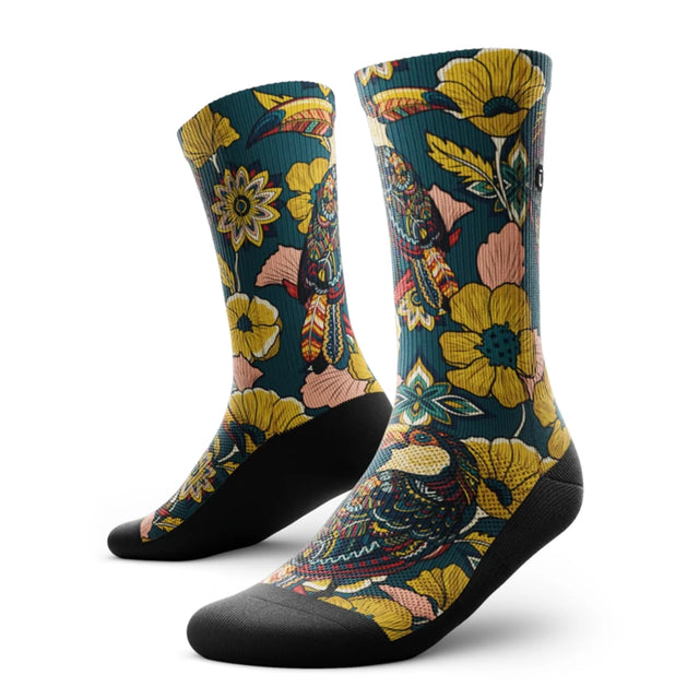 Outway Toucan Tango Crew unisex running sock - Blue / Yellow - pair, three-quarter view