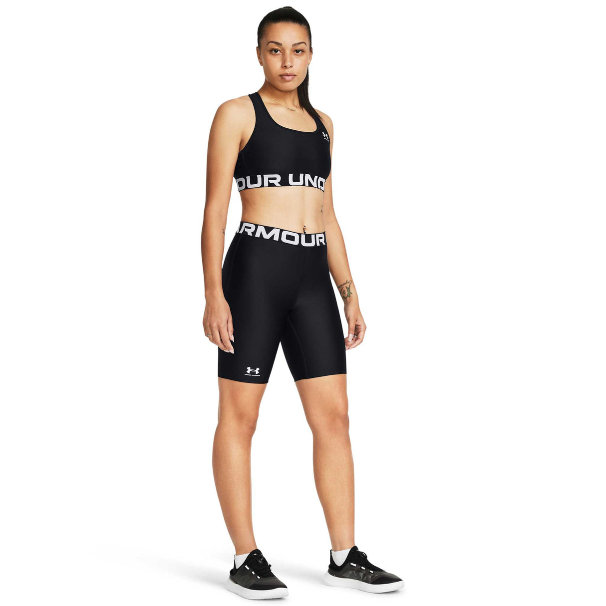 UA HeatGear Short de 20 cm femme live - Noir / Blanc