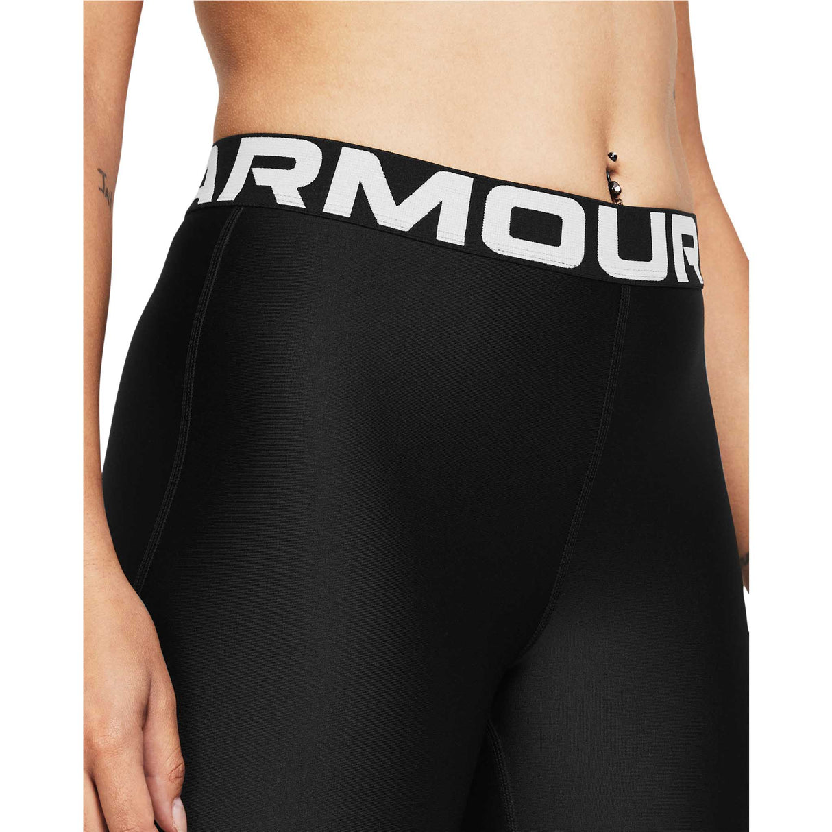 UA HeatGear Short de 20 cm femme taille - Noir / Blanc