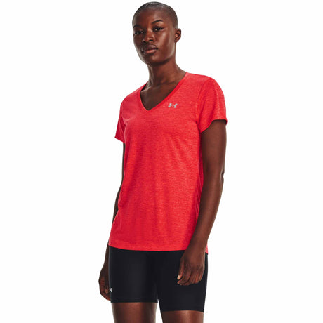 UA Tech Twist T-shirt col en V femme face -Bêta / Grenade / Argent métallique