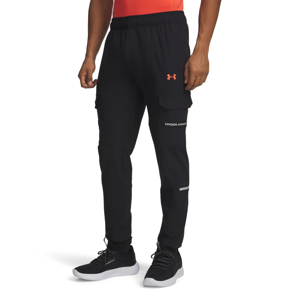 Under Armour Utility Tech Woven pantalon pour homme - Black / Castlerock / Venom Red