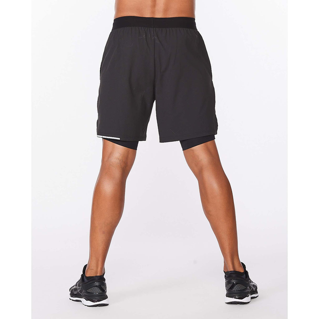 2XU Aero 2 en 1 shorts de course à pied 7 pouces pour homme dos