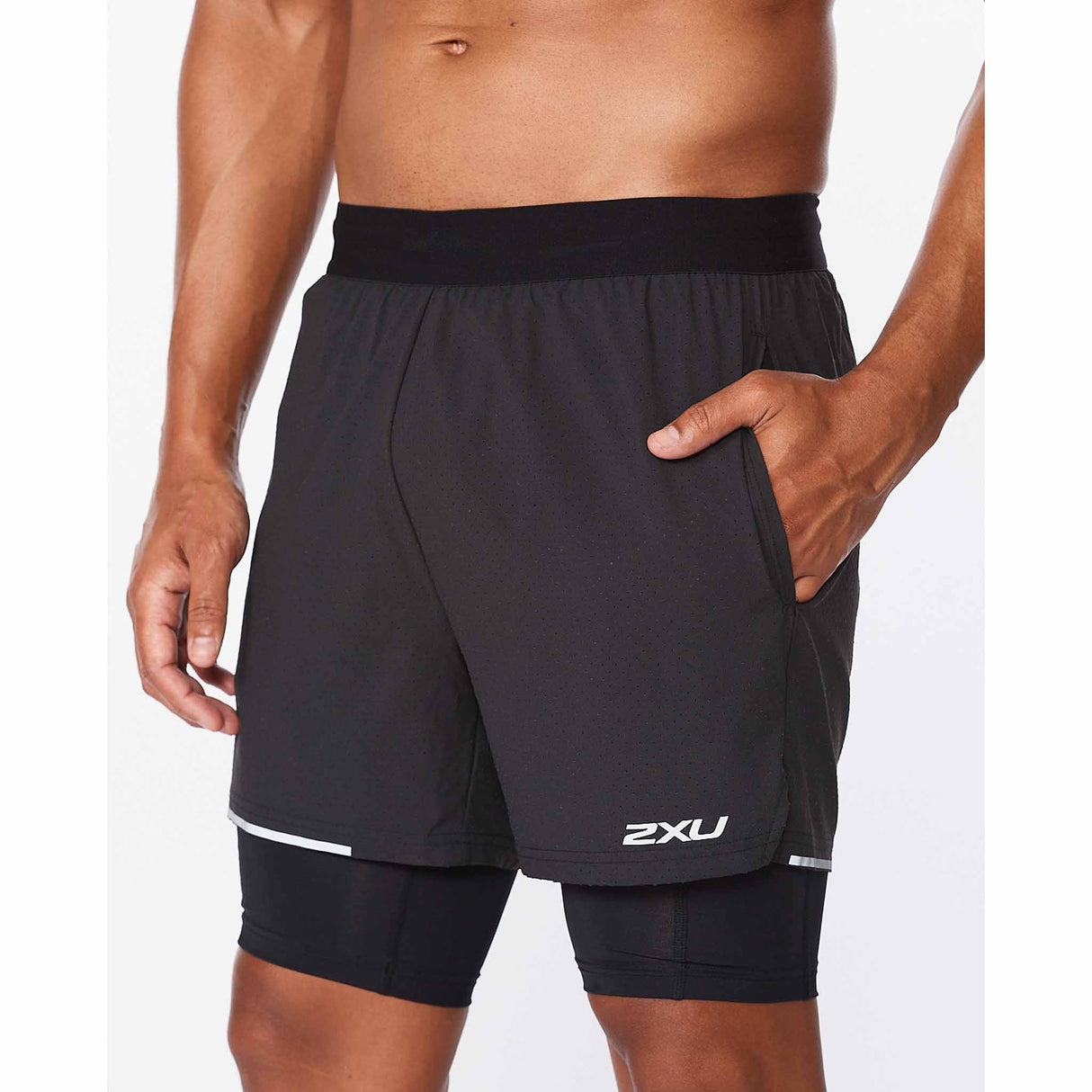 2XU 2XU Aero 2 en 1 shorts de course à pied 5 pouces pour homme