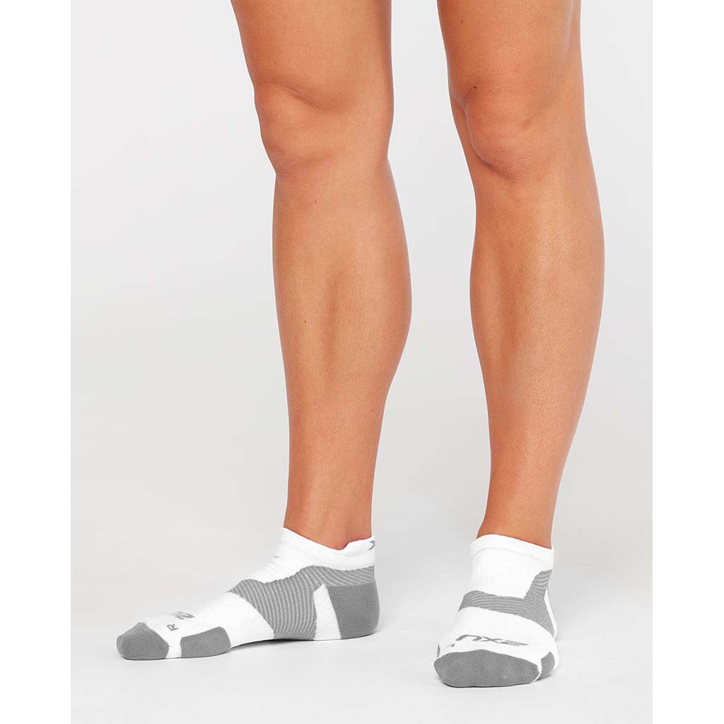 2XU Vectr Light Cushion bas court de course à pied unisexe blanc gris live