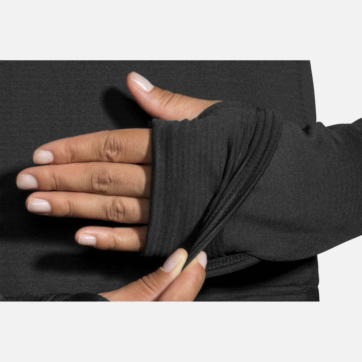 Brooks Notch Thermal chandail de course à manches longues noir femme face passe pouce