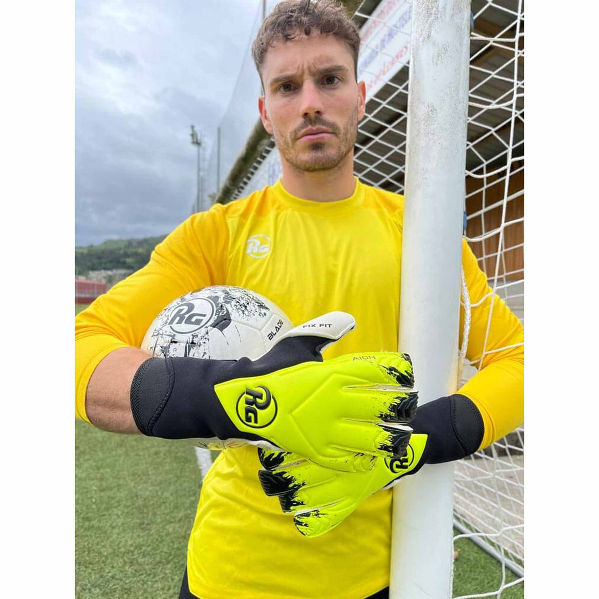 RG Goalkeeper gloves Aion gants de gardien de but de soccer - Jaune / Noir