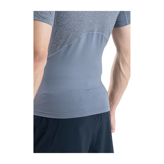 UA HeatGear Armour t-shirt de compression à manches courtes pour homme Carbon Heather / Noir - détail de la manche