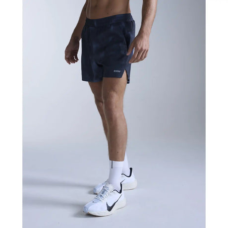 2XU Aero 5 Inch short de course à pied pour homme - Midnight Marble / Argent réfléchissant
