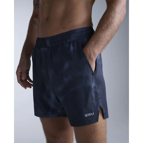 2XU Aero 5 Inch short de course à pied pour homme - Midnight Marble / Argent réfléchissant