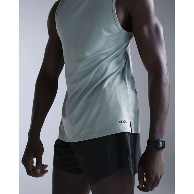 2XU Aero camisole homme - Smoke Blue / Reflective Black