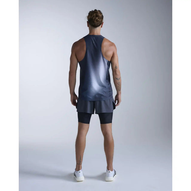 2XU Light Speed React camisole de course homme - Moonstone Mist / Black Reflective