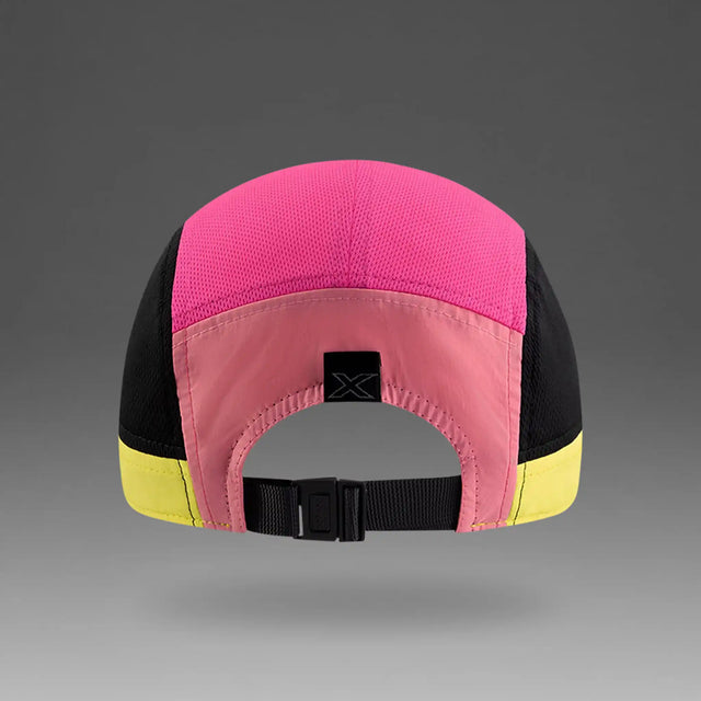 2XU Light Speed Cap casquette de course à pied unisexe - Volt / Fuchsia