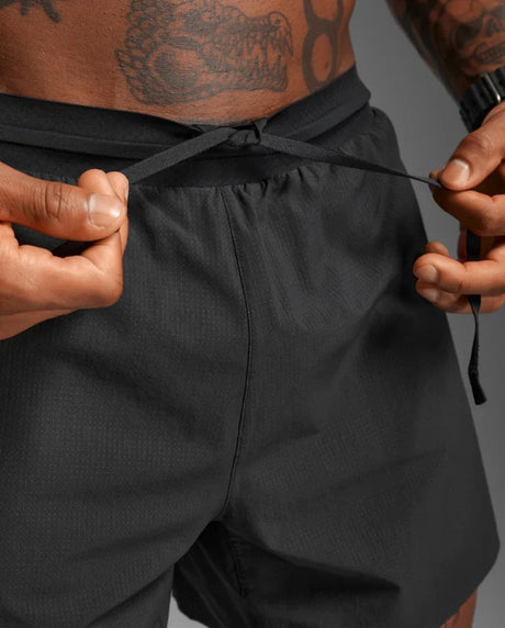 2XU Light Speed Stash 5-inch running shorts for men - Black / Black Reflective