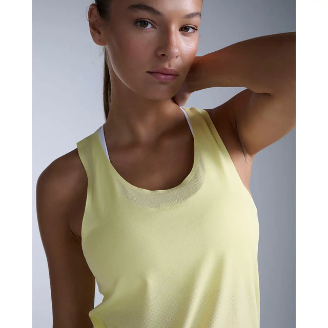 2XU Light Speed Tech camisole de course femme - Lemon Ice / Lemon Reflective