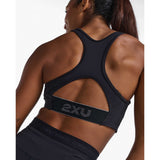 2XU Motion Racerback brassière de sport - noir / noir dos bretelles