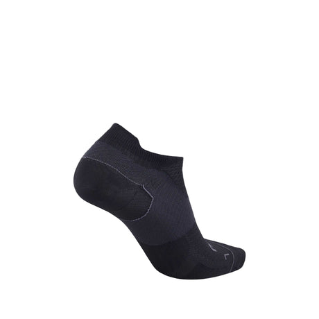 2XU Vectr Ultralight No Show chaussettes courtes de course à pied - Noir / Titane