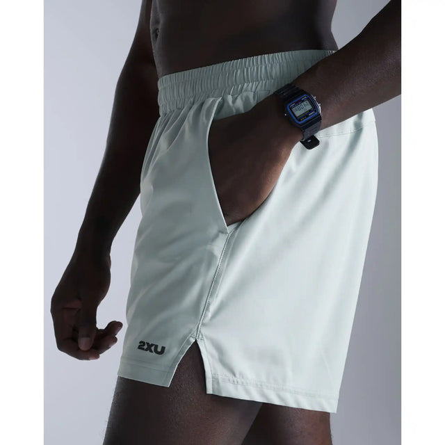 2XU Aero 5 Inch short de course à pied pour homme - Smoke Blue / Black Reflective