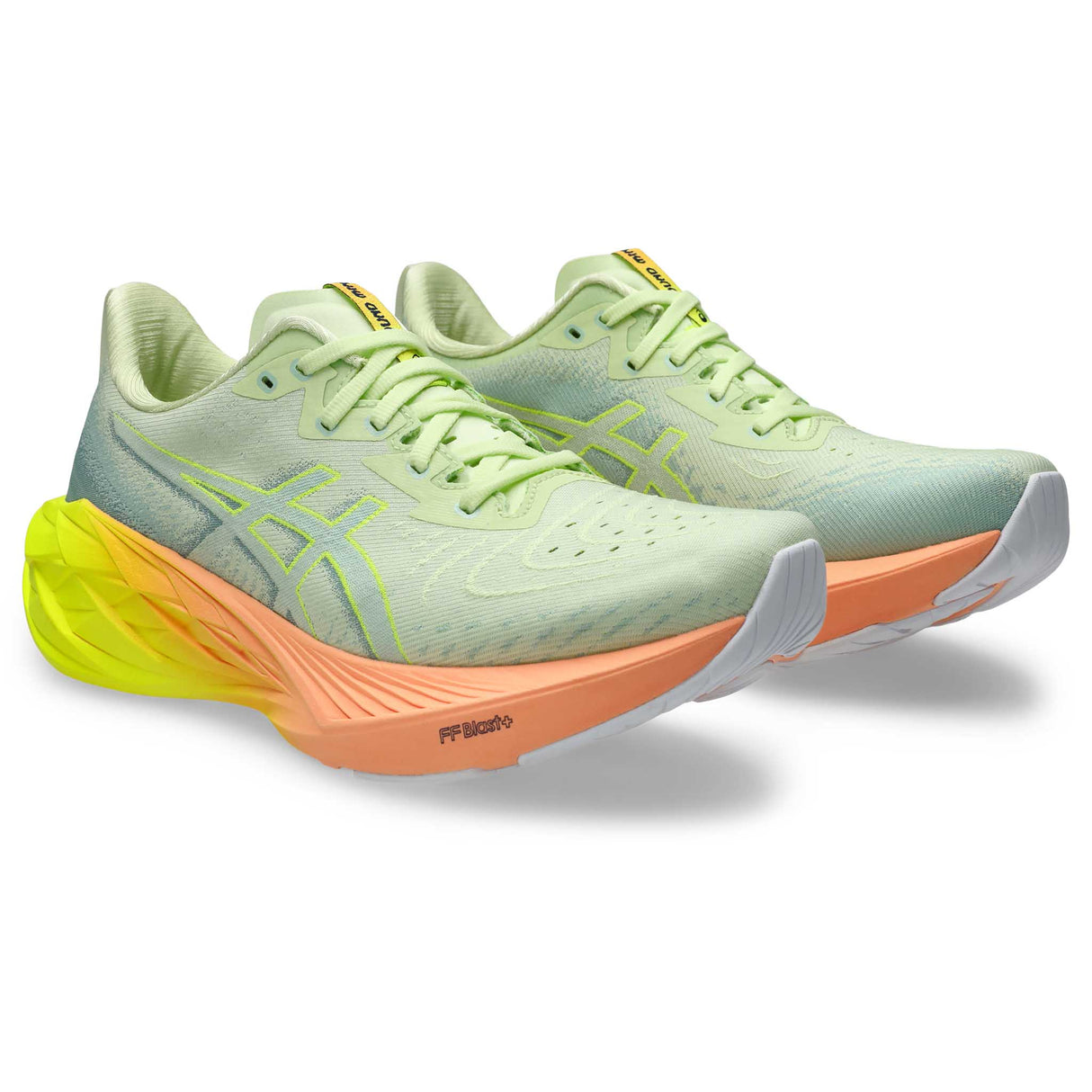 ASICS Novablast 4 Paris souliers de course homme pointes -Cool Matcha / Safety Yellow