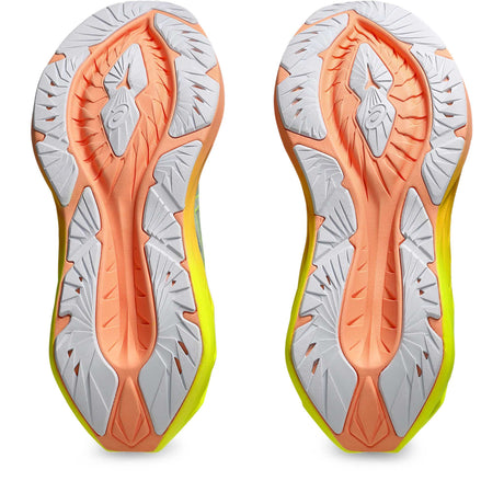 ASICS Novablast 4 Paris souliers de course femme semelles - Cool Matcha / Safety Yellow