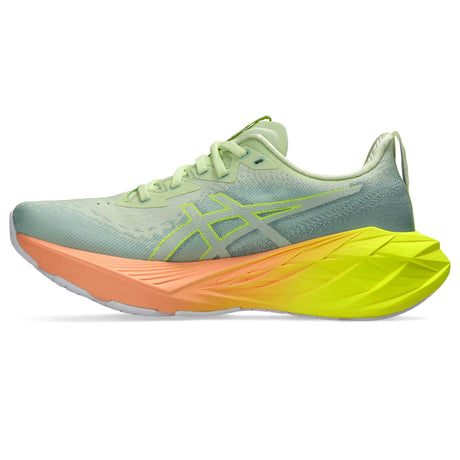 ASICS Novablast 4 Paris souliers de course femme lateral - Cool Matcha / Safety Yellow