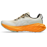 ASICS Novablast 4 TR souliers de course en sentier homme vue laterale- Nature Bathing/Fellow Yellow