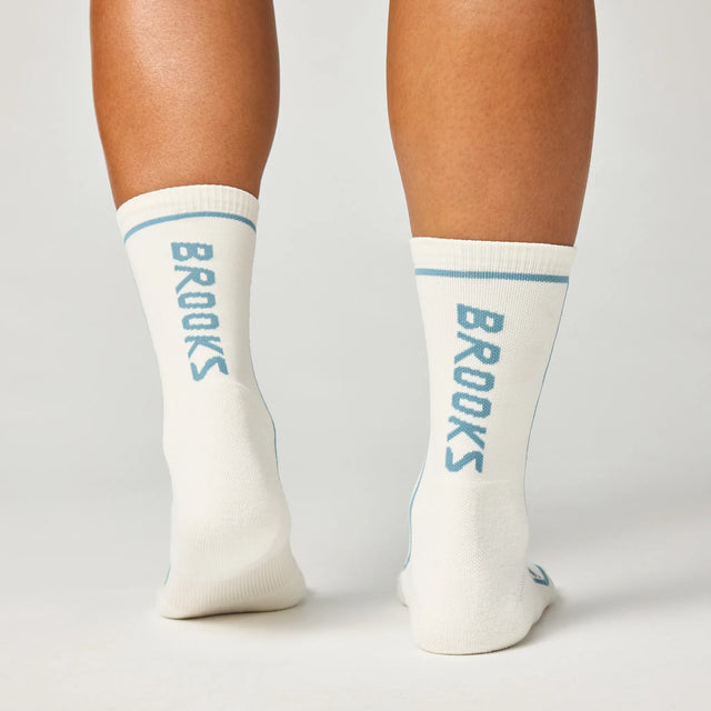 Brooks Cascadia Crew chaussettes - Bone / Blue Haze
