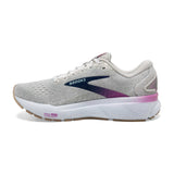 Brooks Ghost 16 souliers de course femme lateral - White / Grey / Estate Blue