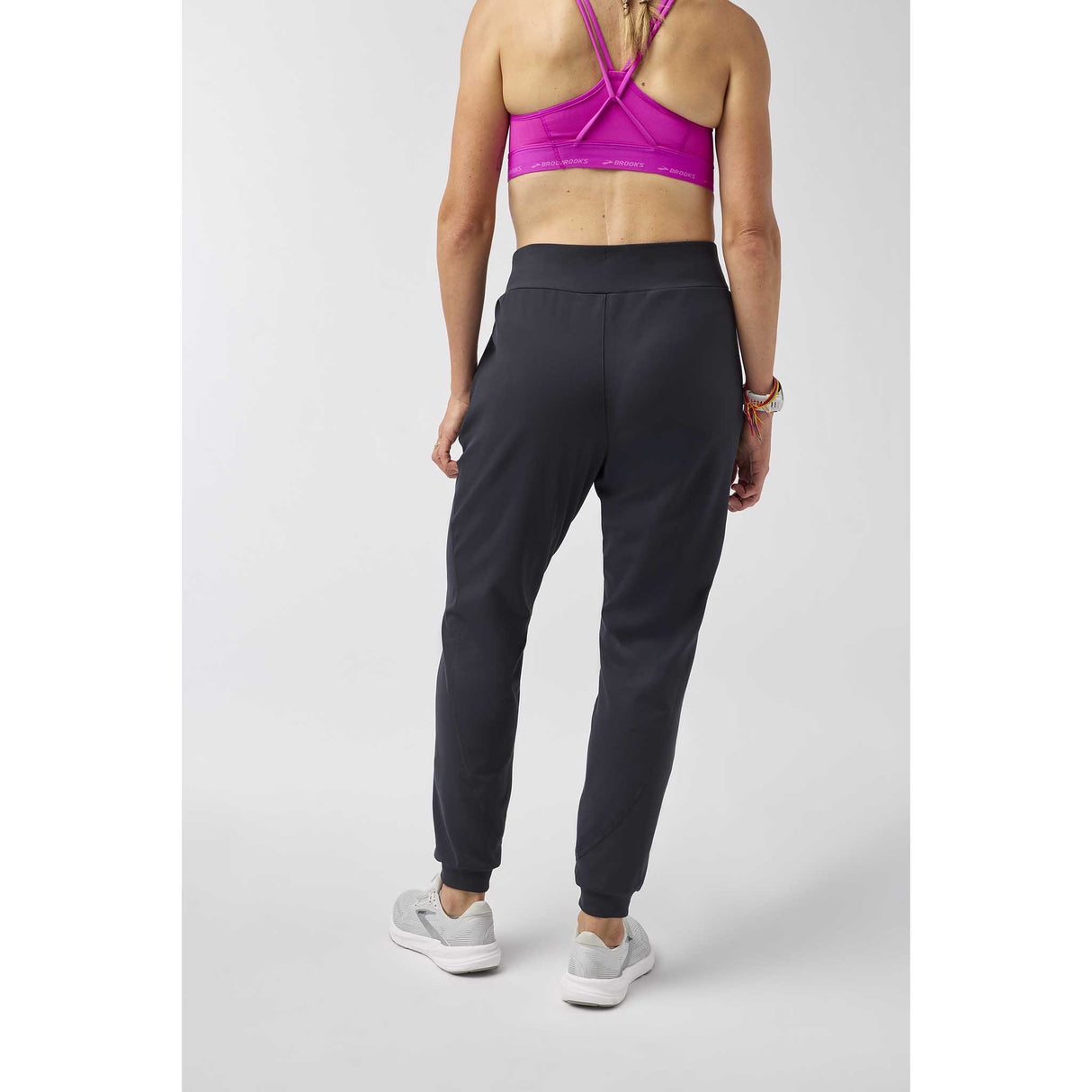 Brooks Momentum Thermal Jogger 2.0 pantalon de course à pied femme dos - Noir