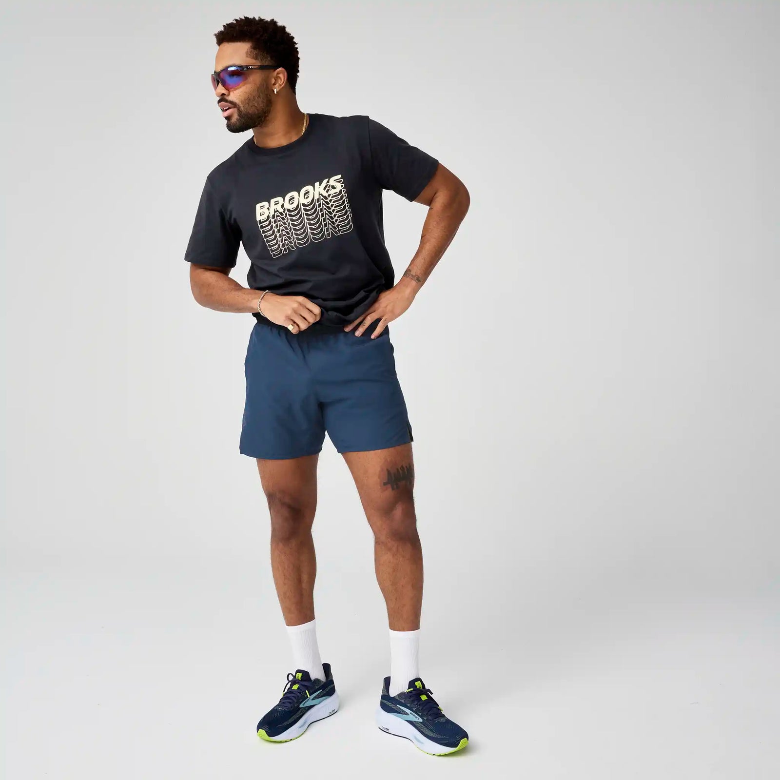 Brooks Dash short de course à pied 6 po 2-en-1 pour homme - Midnight Run / Noir