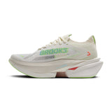 Brooks Hyperion Max 3 chaussures de course à pied homme lateral - Coconut / Green Gecko / Pink Clay